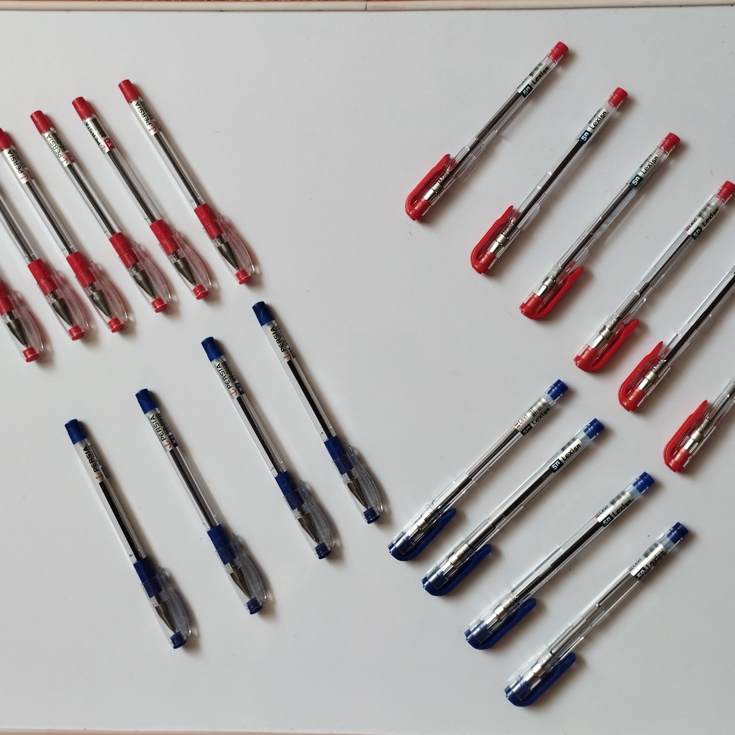 خودکار آبی و قرمز پرشیا و لکسی