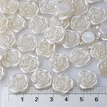 گل کریستال کرم