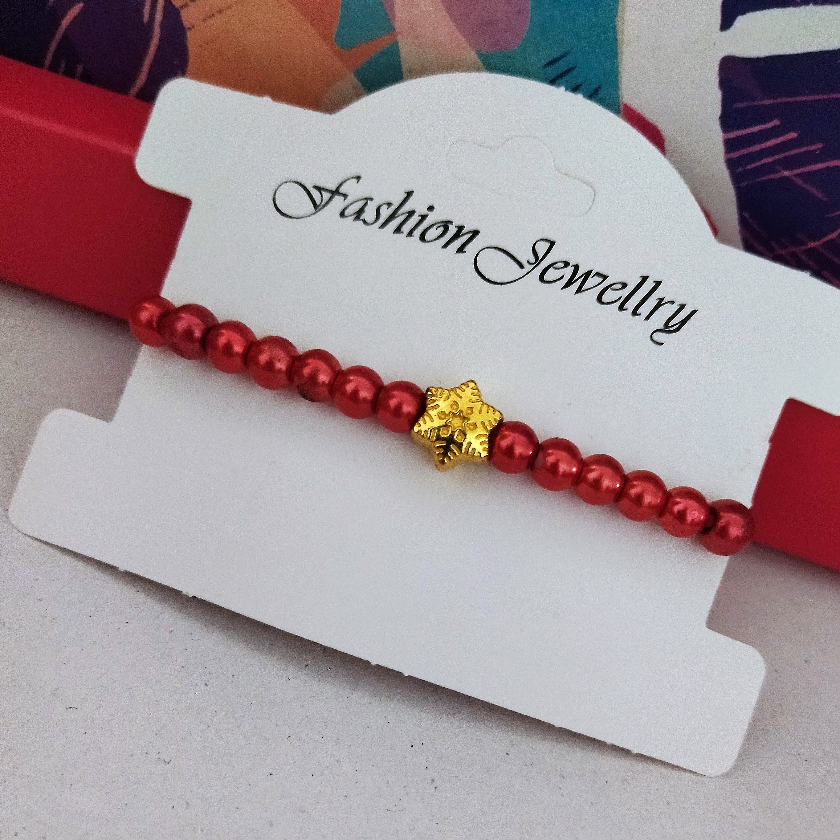 دستبند مرواریدی قرمز 