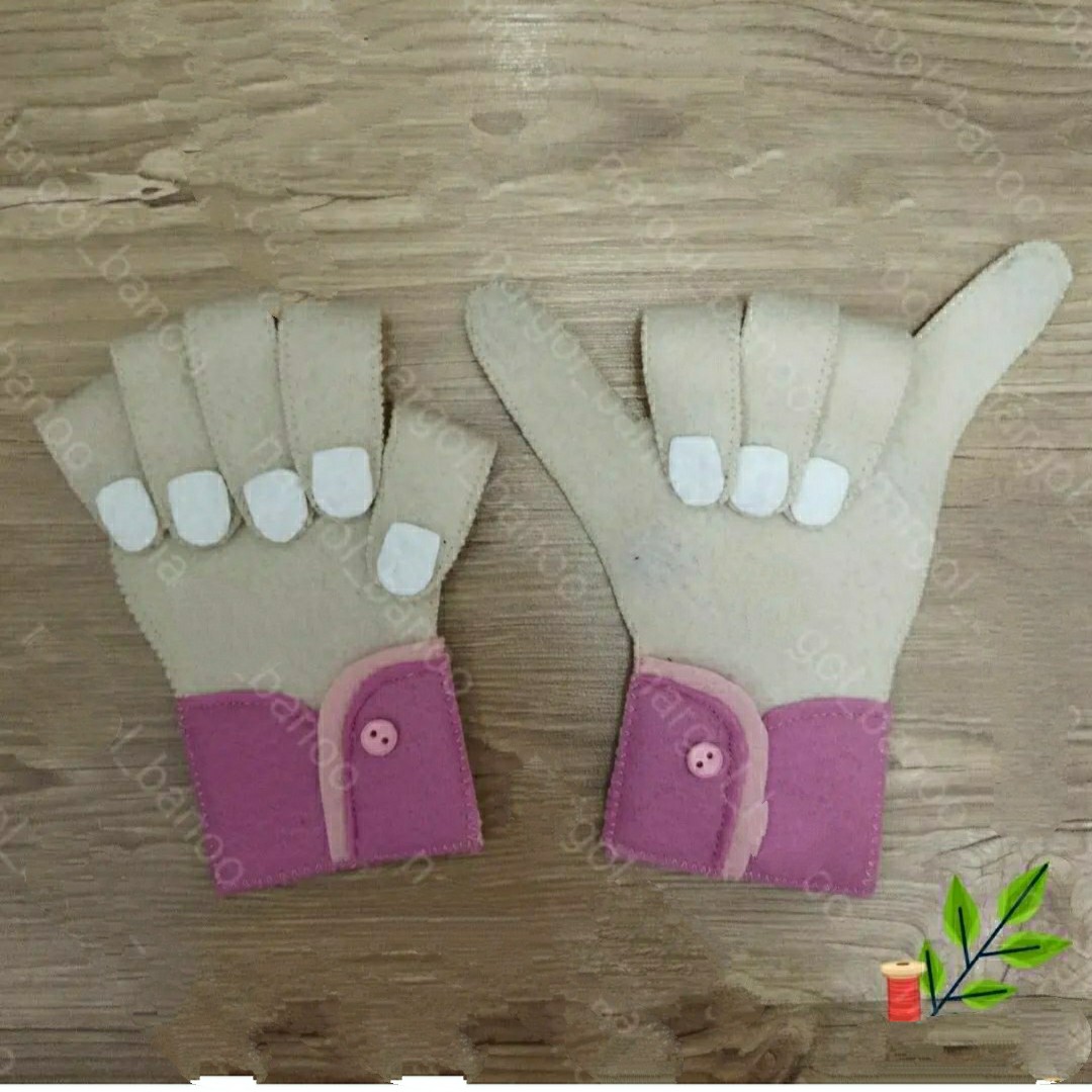 یک جفت دست مگنتی برای آموزش اعداد