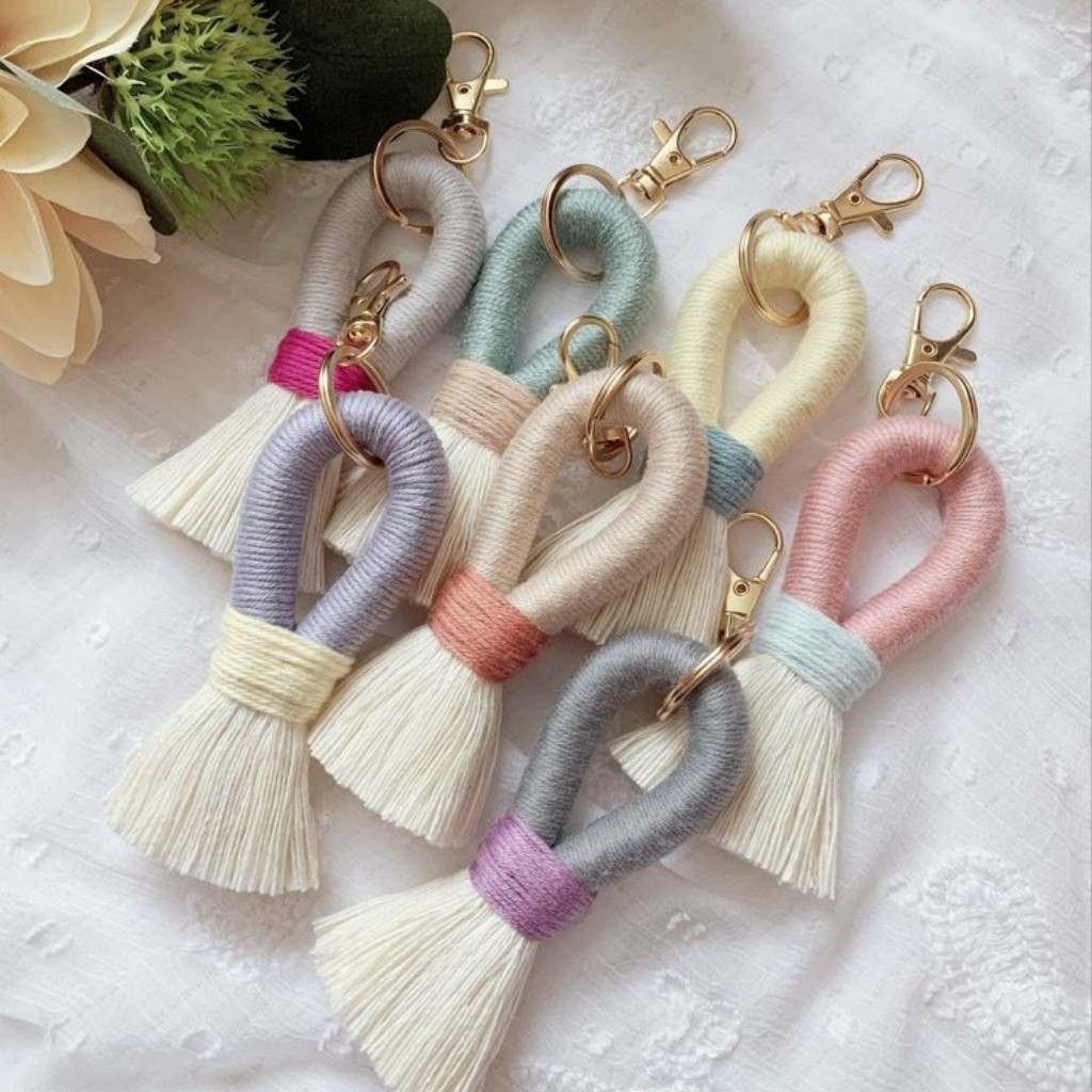 جاسویچی مکرومه برای گیفت هم مناسب هس برای اویز ماشین با رنگبندی دلخواه 