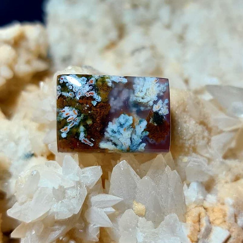 عقیق سوسنی دارای شجر  بهاره