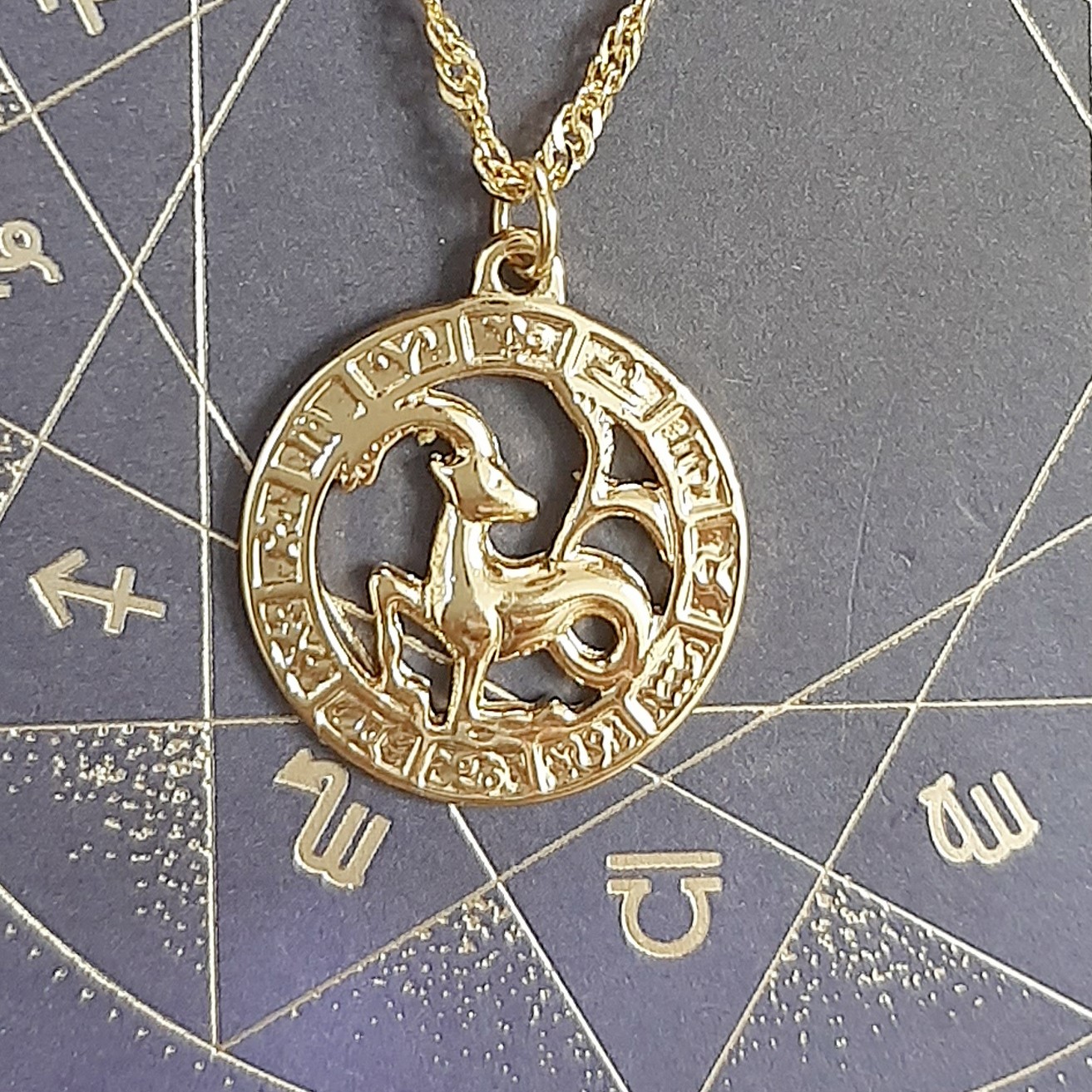 گردنبند ماه تولد دی از برند اروپایی با آبکاری طلا ضد حساسیت 