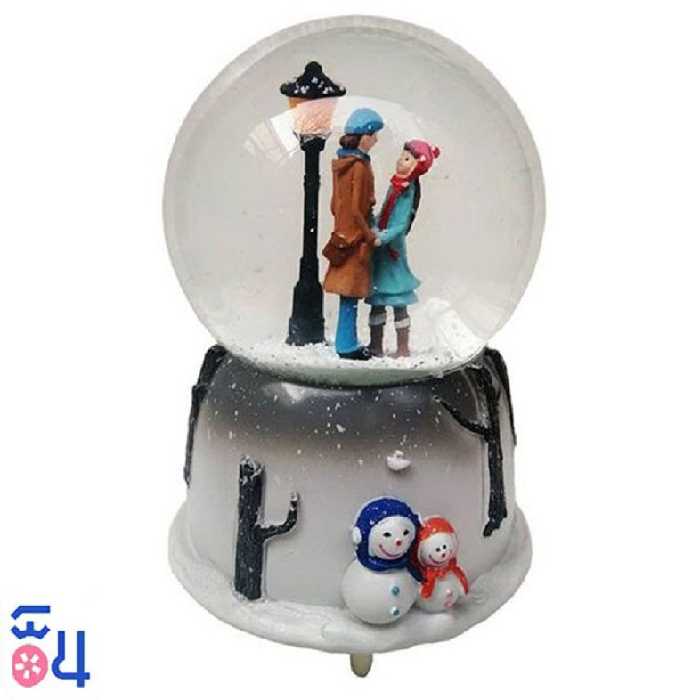 گوی موزیکال برفی زن و مرد