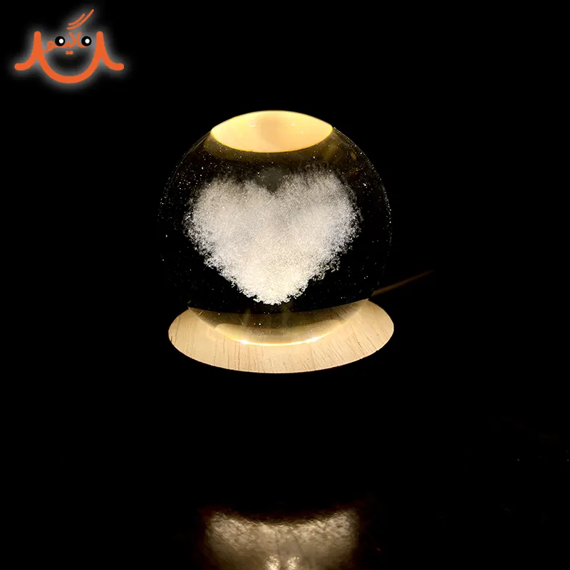 گوی کریستالی چراغدار قلب قطر 6 سانتی متر