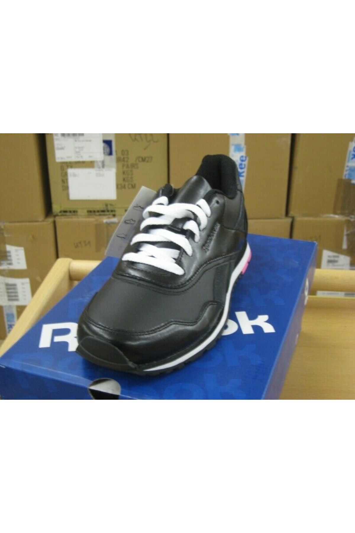 کفش پیاده روی مشکی زنانه سیاه فصلی جهانی Jogger J81808 Reebok