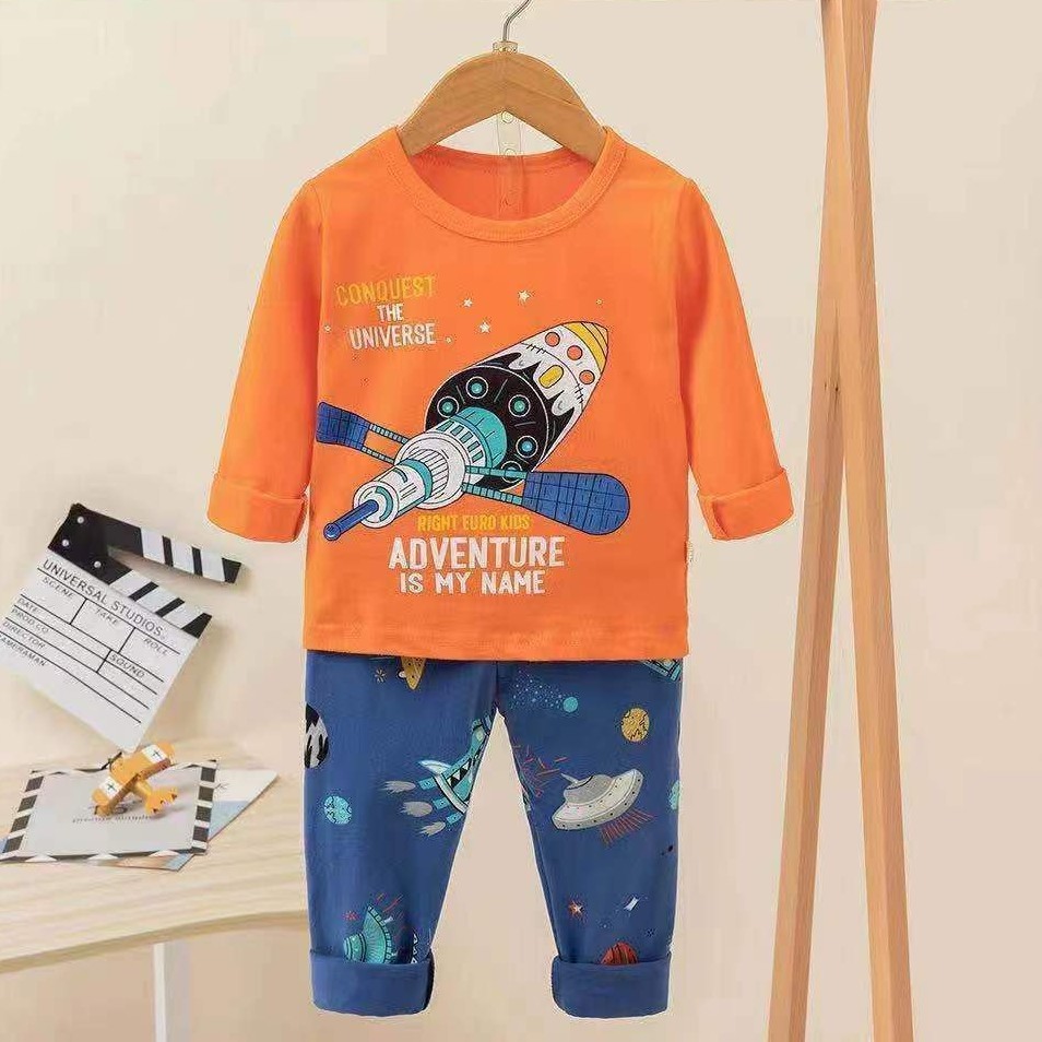 ست بلوز و شلوار اسپورت وارداتی کیفیت تضمینی مناسب حدود سنی 3 تا 7 سال جنس نخ پنبه درجه یک