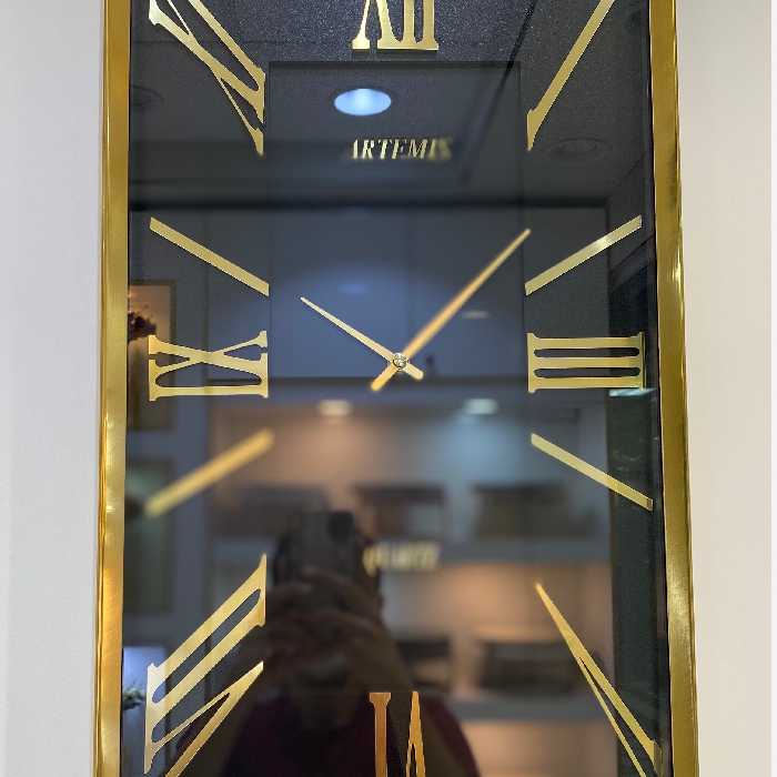 ساعت دیواری موتور آرام گرد فلزی آرتمیس طلایی و نقره ای کد 2028 