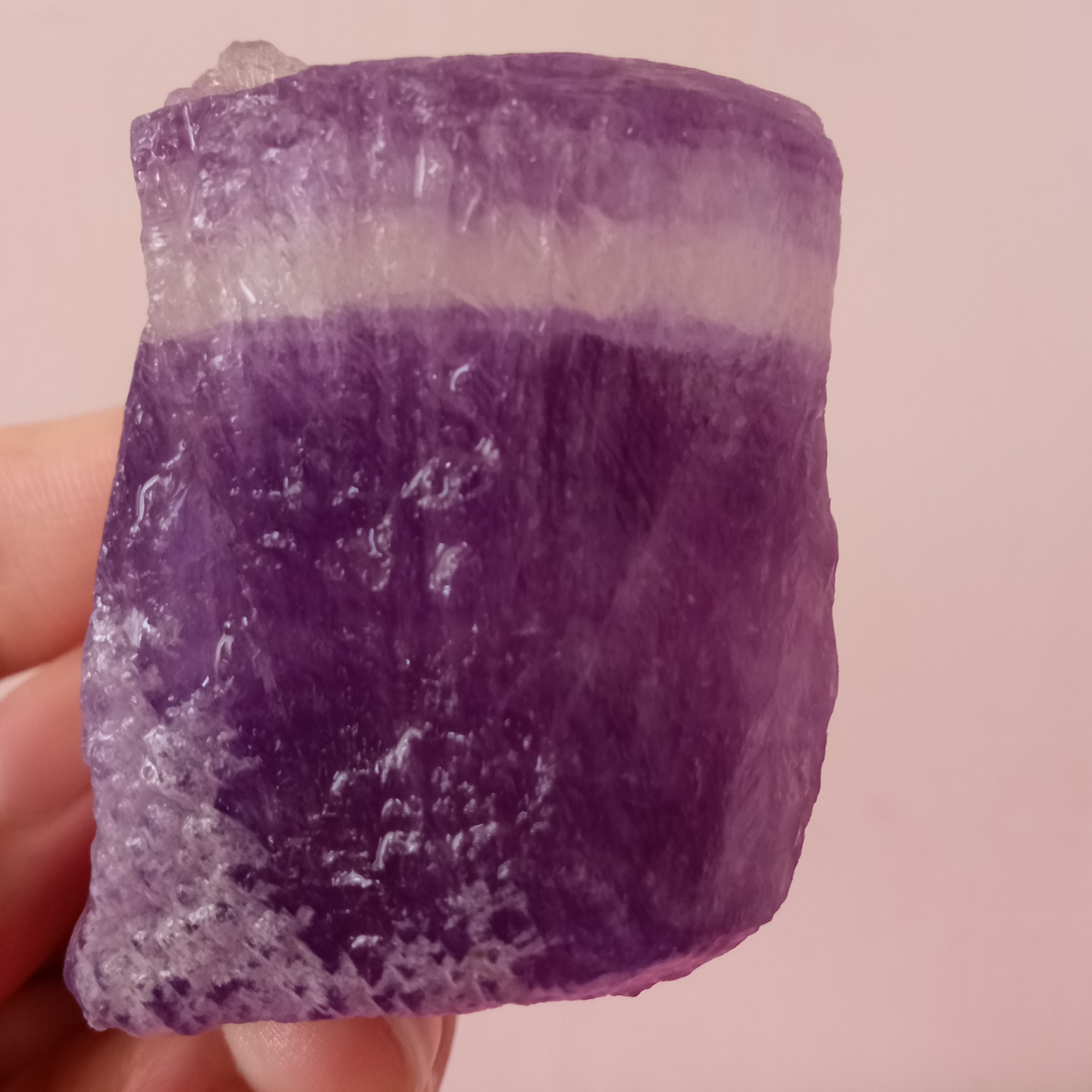 سنگ فلورین در رنگ بنفش