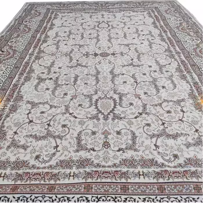 روفرشی یزد فوق العاده عالی 3 متری با تراکم بالا و شکیل رنگ کرم روشن