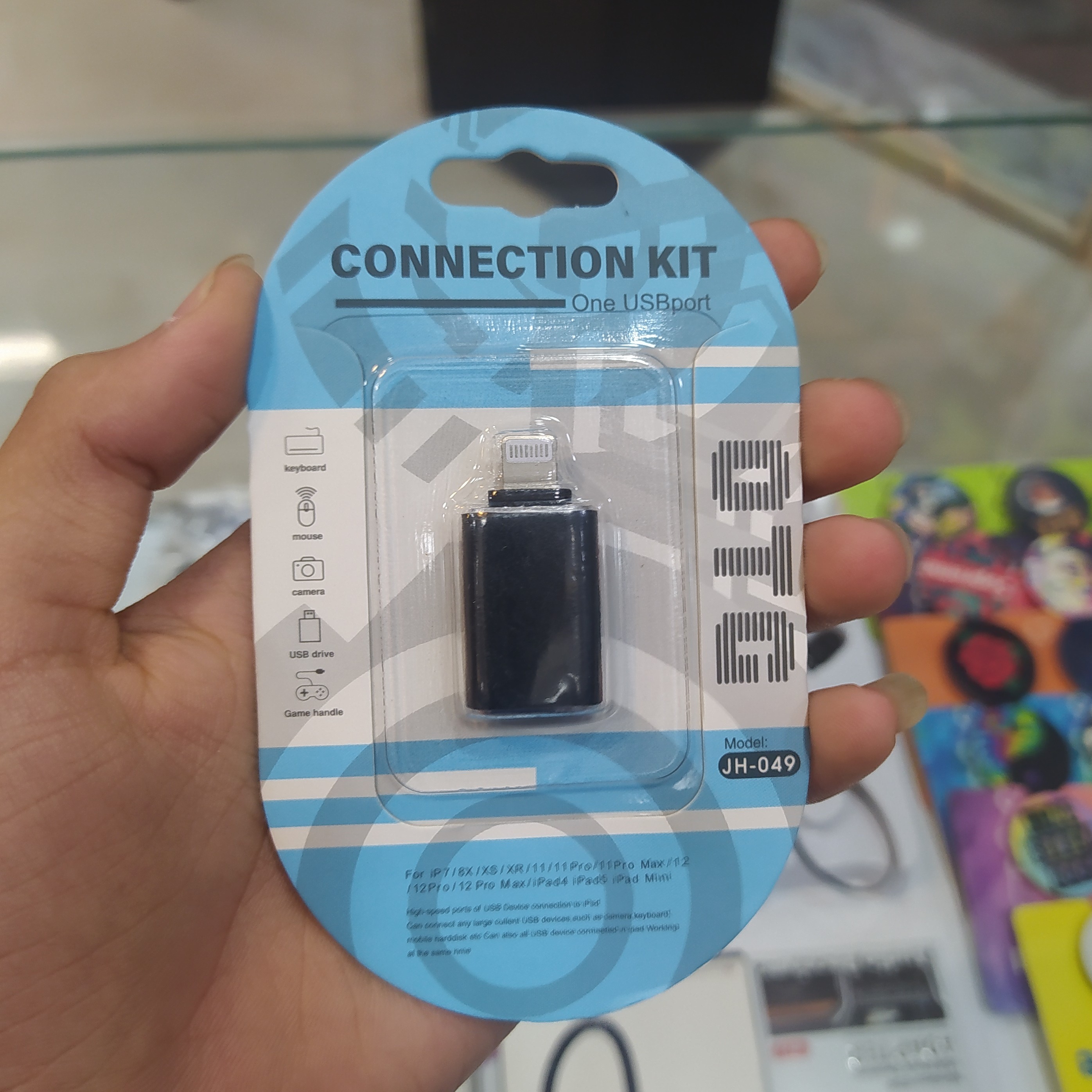 تبدیل (OTG) ایفون اورجینال -رنگ مشکی و طلایی -جنس بدنه فلزی