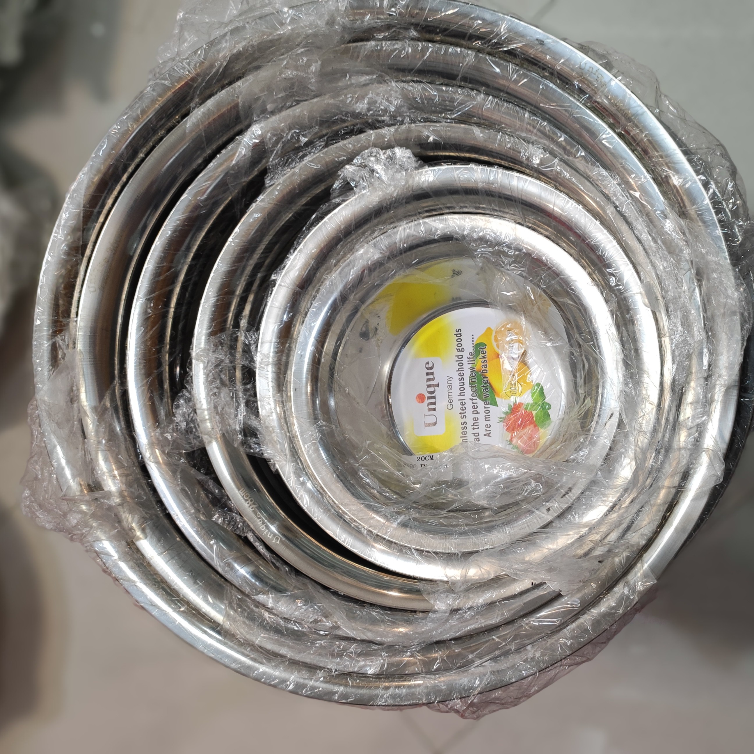 ست سرویس لگن 6 پارچه لبه حک شده یونیک آلمانی ( ژرمنی ) استفاده شده از بهترین استیل ضخیم و اعلا با بهترین کیفیت 