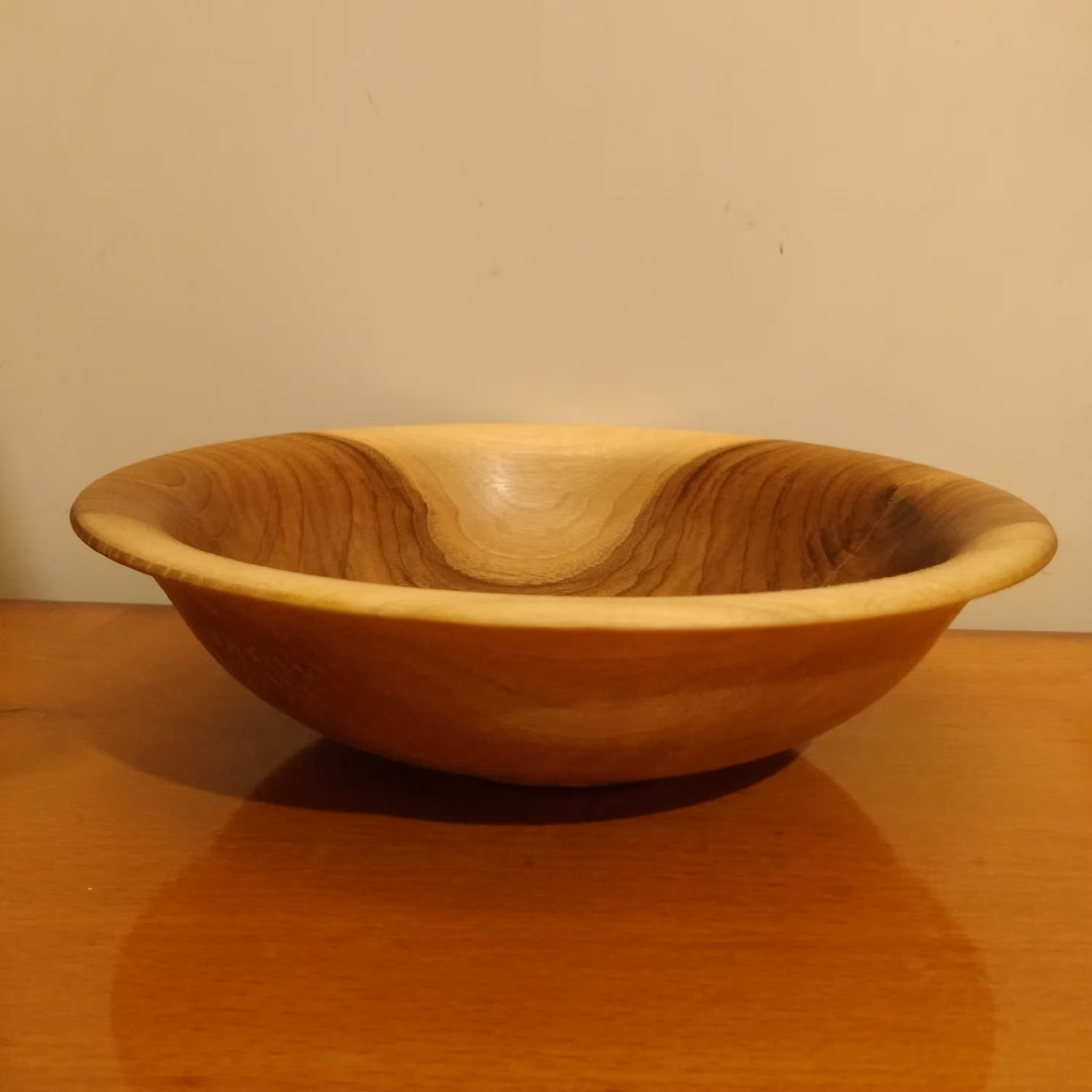 کاسه چوبی 
