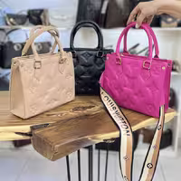کیف LV بهار