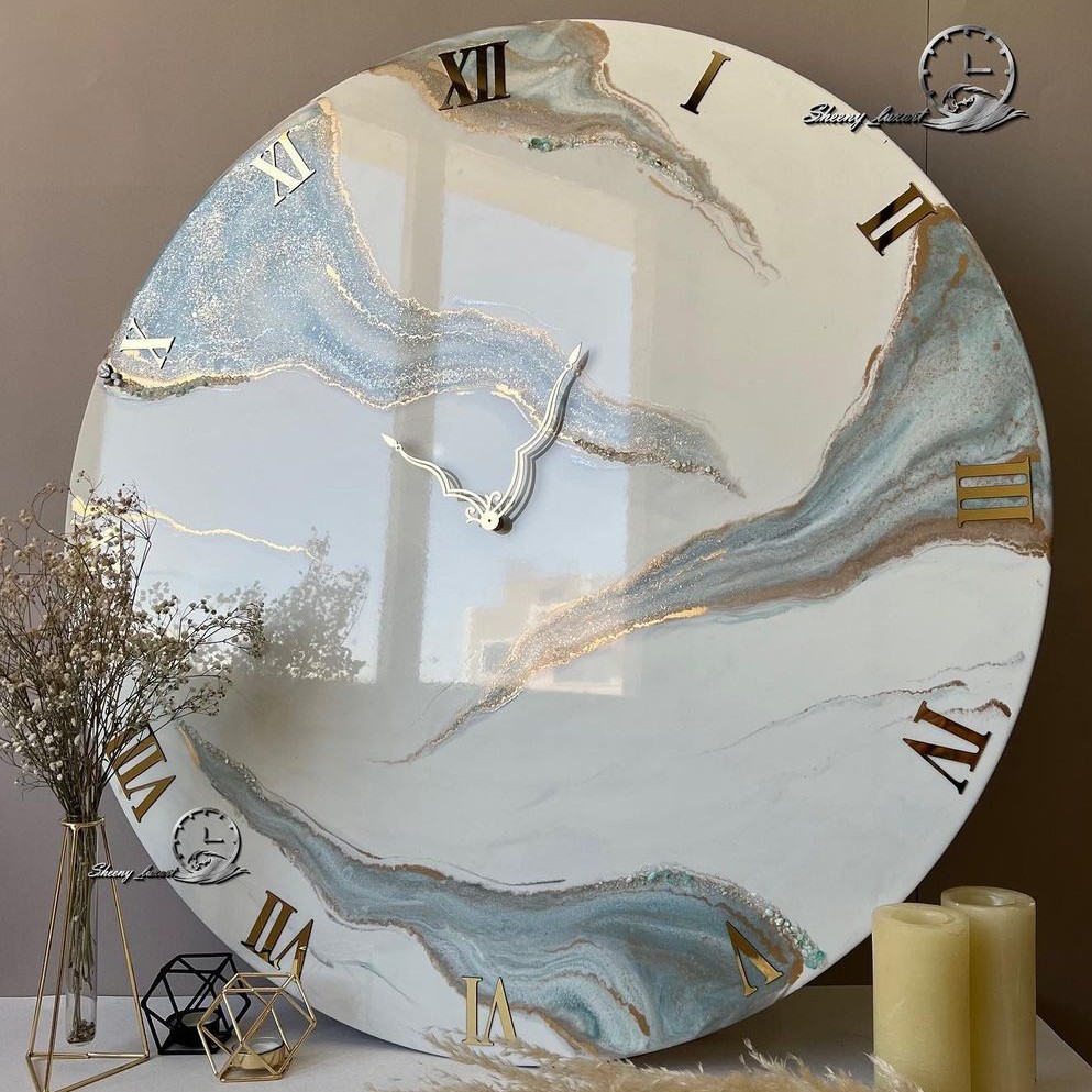 ساعت رزینی  قابل اجرا درتمام طیف رنگی  ویژه خاص پسندها  در سایزهای  مختلف