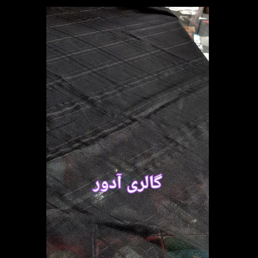 روسری مشکی قواره کوچک سبک و نازک طرح چهارخانه دور دوخت