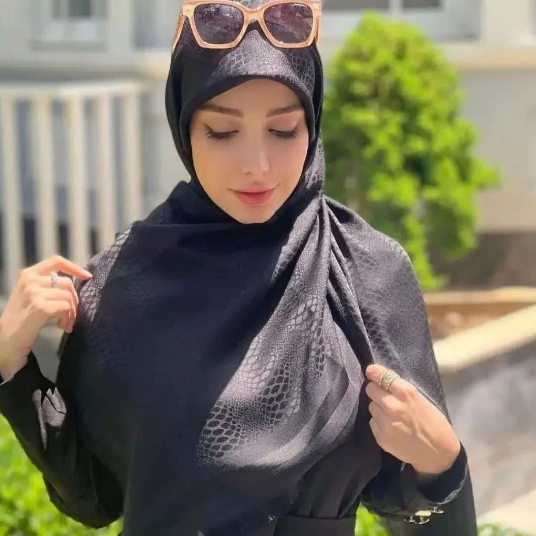 روسری نخی مشکی طرح ژاکارد