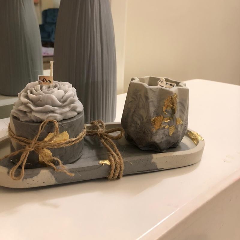 اکسسوری دکوراتیو بتنی و شمع در رنگ سفید طوسی ترکیبی با زر ورق طلا سایز پرطرفدار  (ارسال رایگان)