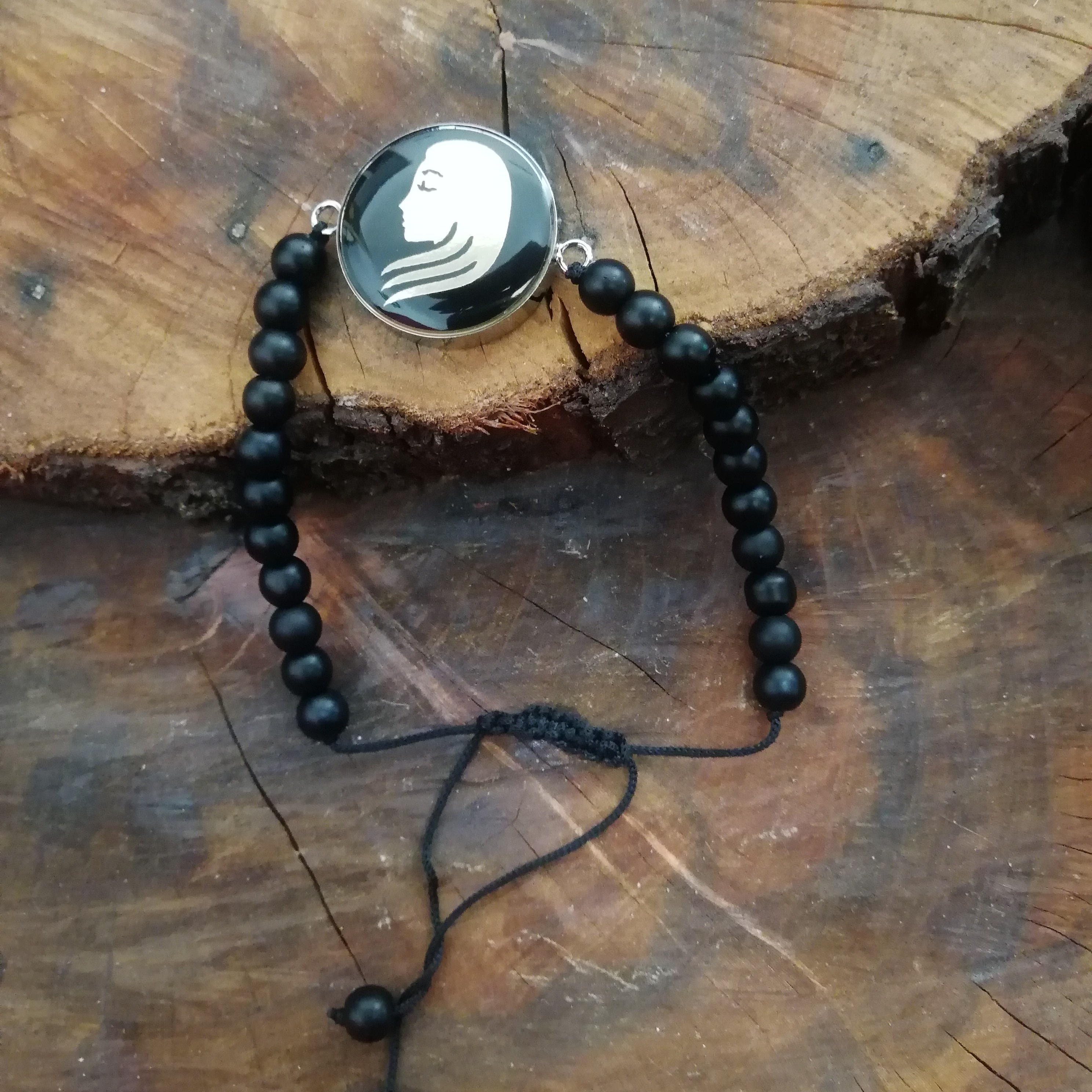 دستبند رزینی ماه تولد شهریور 