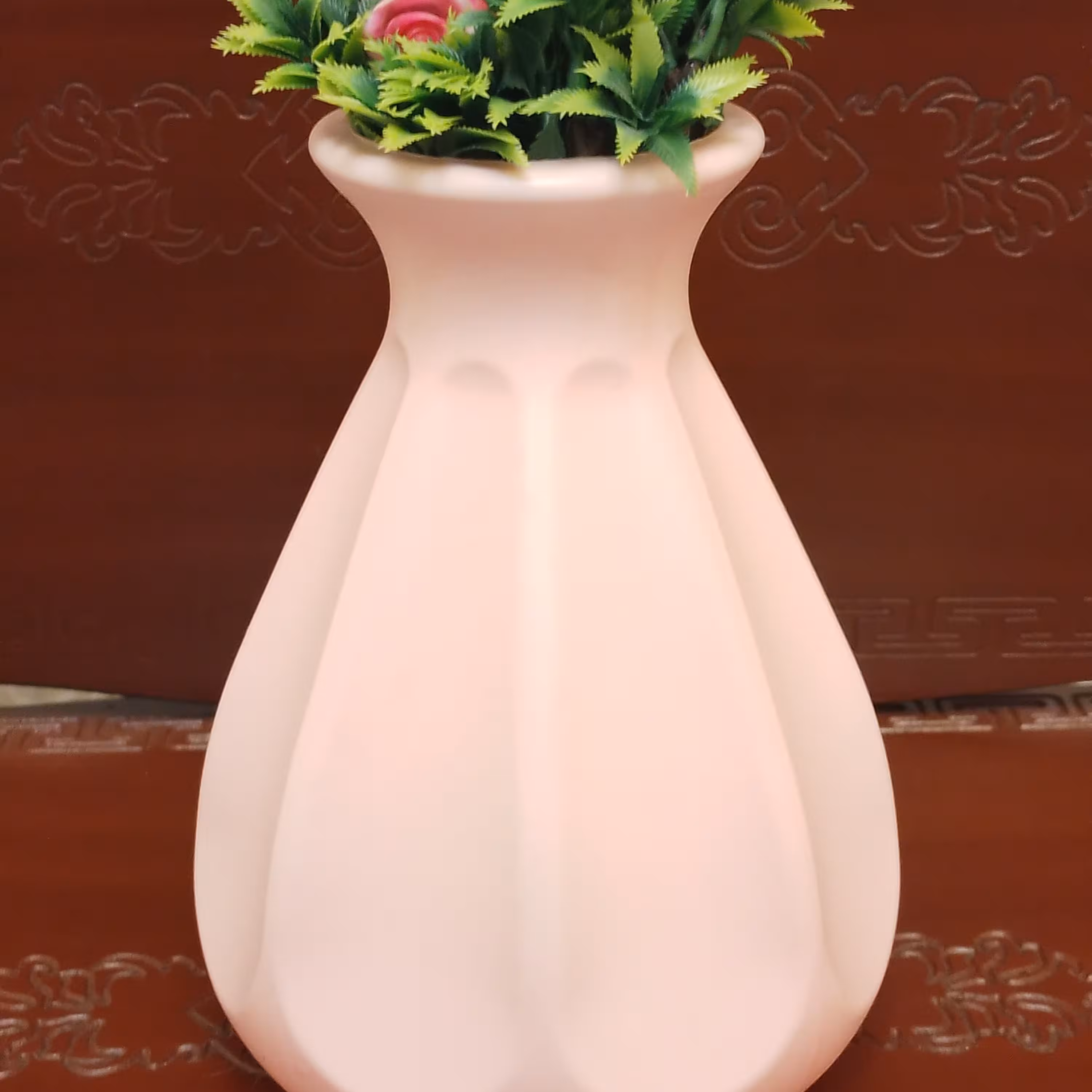 گلدان لوتوس