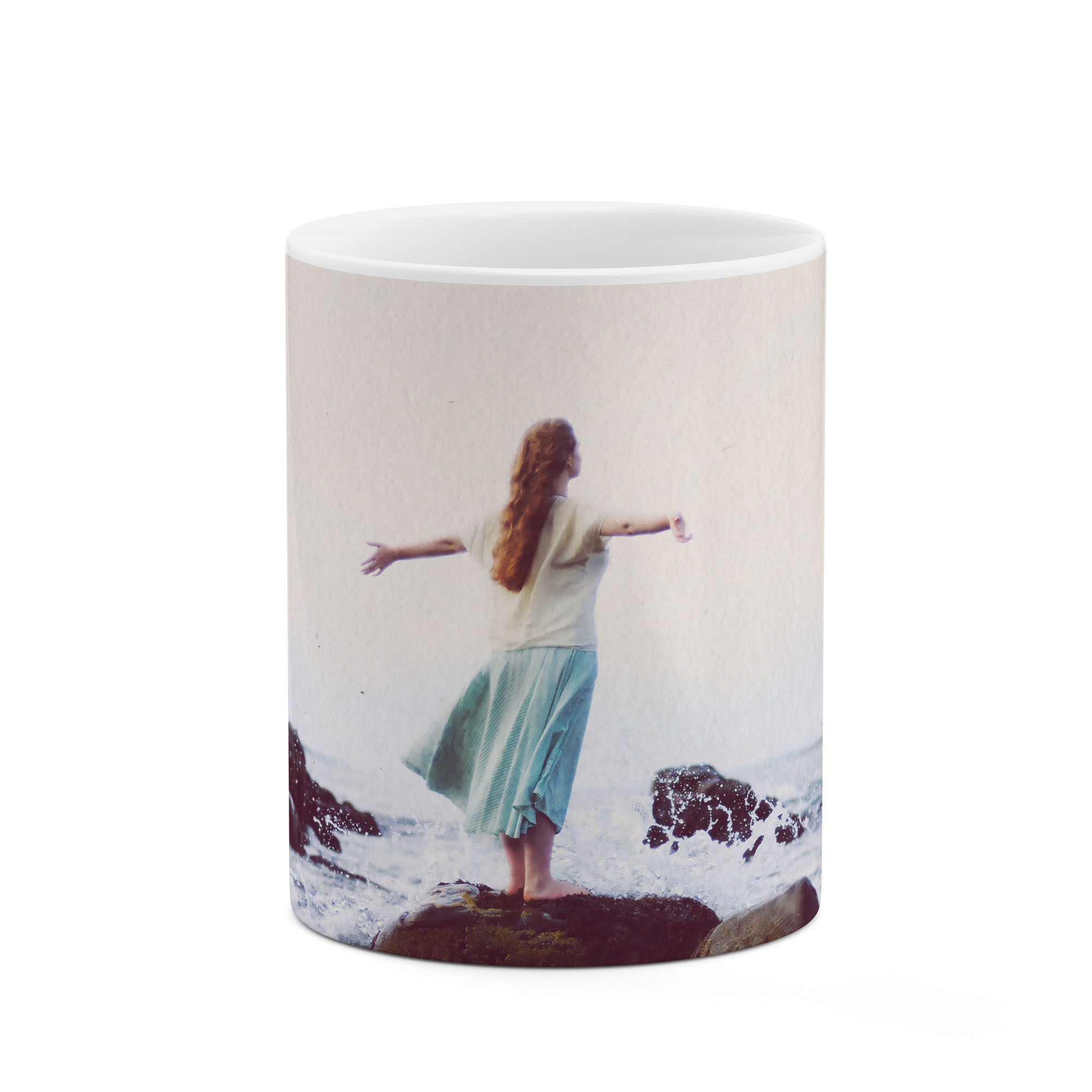 ماگ طرح دختر در ساحل مدل mug03198