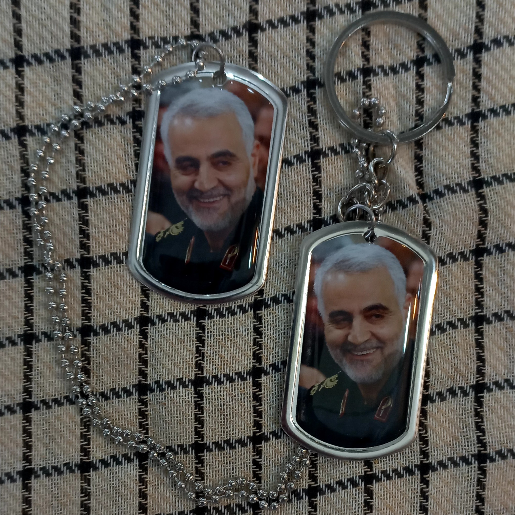 پلاک و جاسوییچی طرح سردار شهید قاسم سلیمانی ( قبل از ثبت سفارش توضیحات آگهی لطفا مطالعه شود )