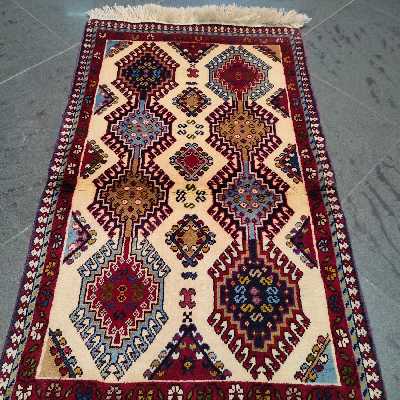 فرش دستبافت یک متری طرح لوزی کد AA23