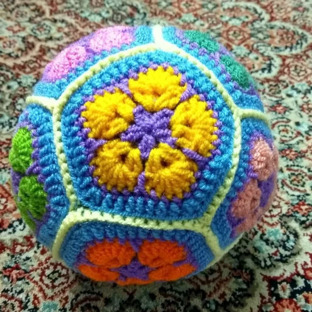 توپ بافتنی تو پر با الیاف نرم