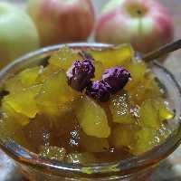 مربا سیبخوش عطر و طعمدر بسته بندی نیم کیلویی