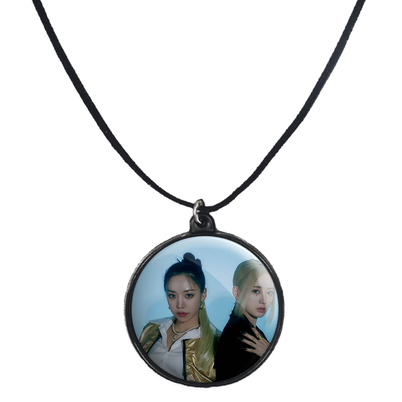 گردنبند پرمانه طرح Apinkگروه موسیقی کد pmb.12048مدل دو طرفه