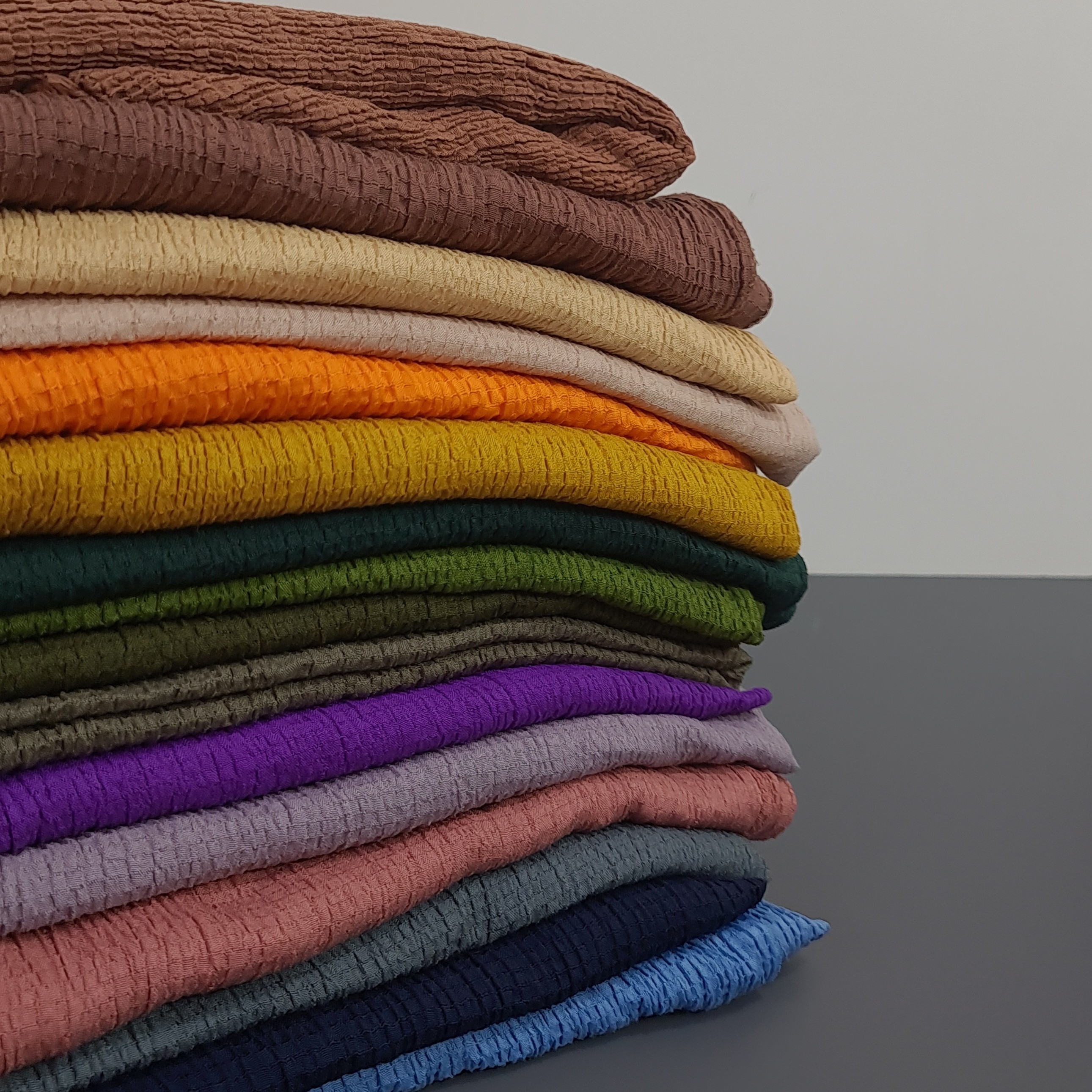 شال های ساده با قیمت استثنایی و جنس خوب با 16 رنگ متنوع ابعاد 80 و190