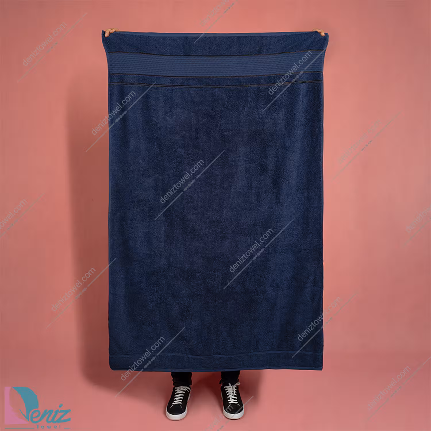 حوله حمامی طرح ژولیت رنگ سرمه ای