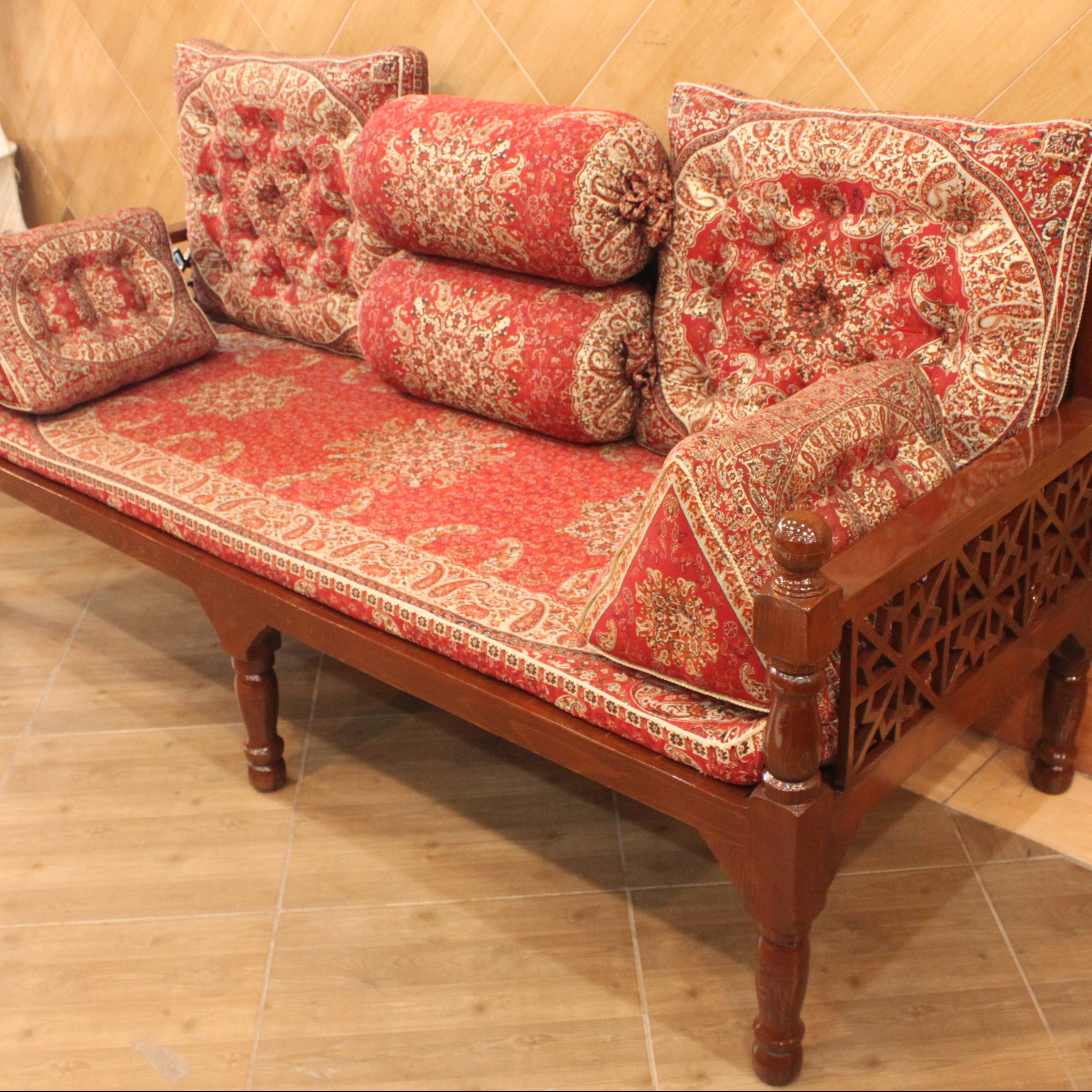 سرویس خان نشین ترمه 7تیکه طرح نسترن