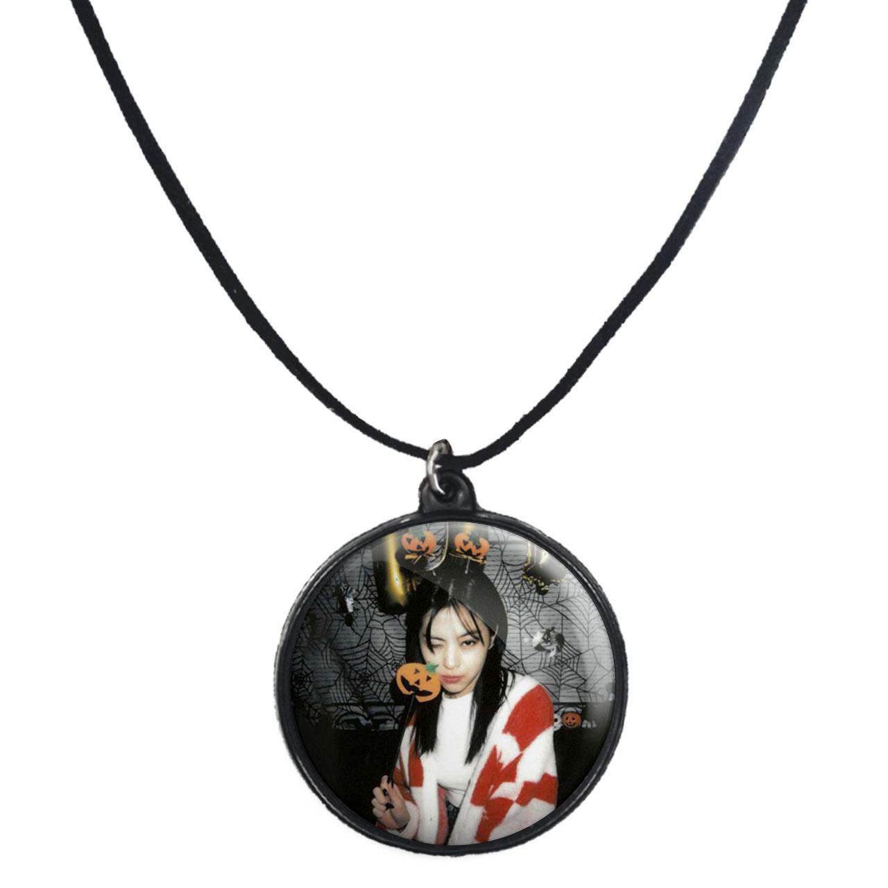 گردنبند پرمانه طرح گروه موسیقی ایتزی کد pmb.13065 مدل دو طرفه