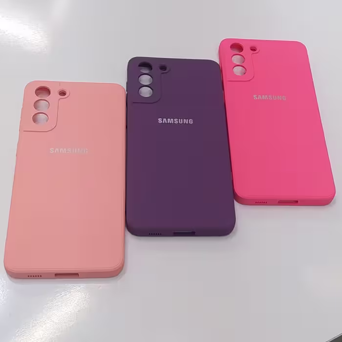 کاور گوشی سامسونگ  S21 plus  جنس کاور سیلیکونی دارای محافظ لنز دوربین ضد ضربه و بسیار مقاوم 
