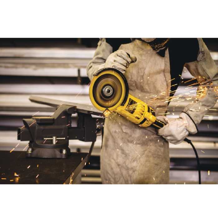 صفحه برش فلز دیوالت مدل DW8570