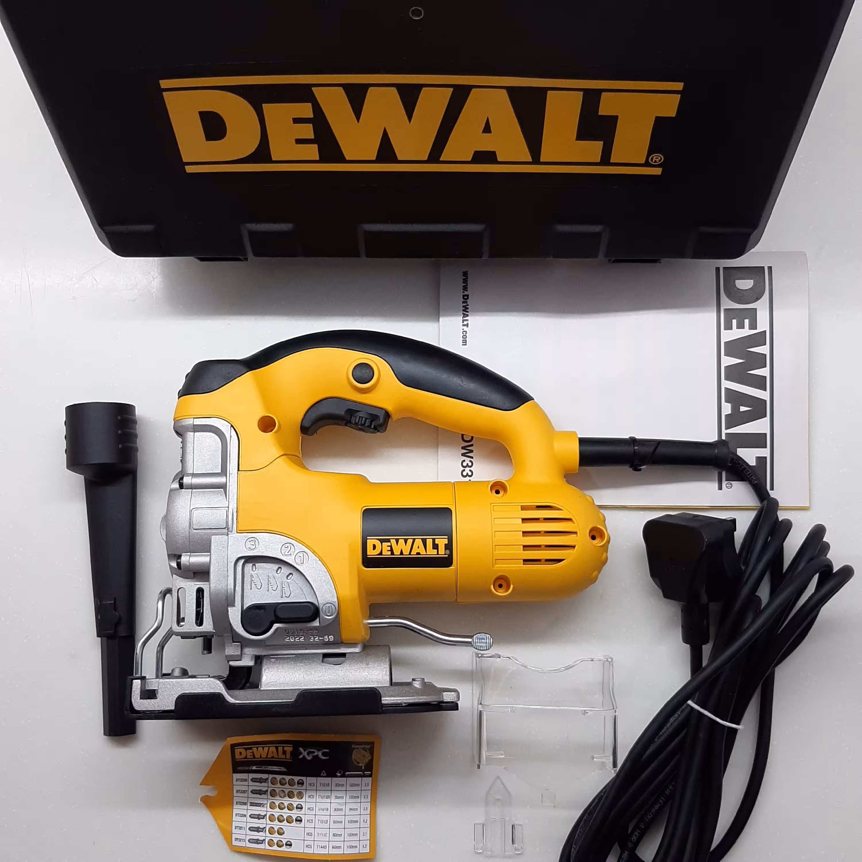 اره عمودبر سیمی دیوالت مدل DW331K