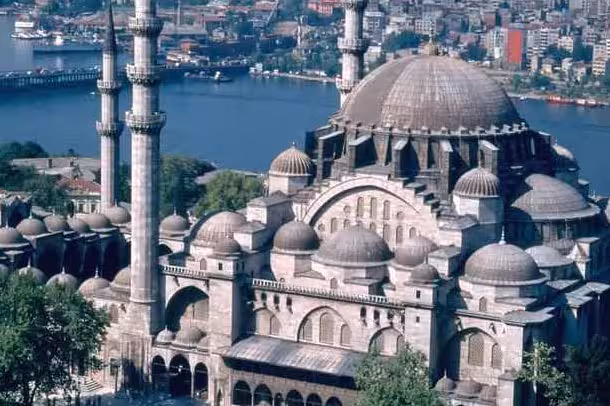 تحقیق ویژگی های معماری بیزانس