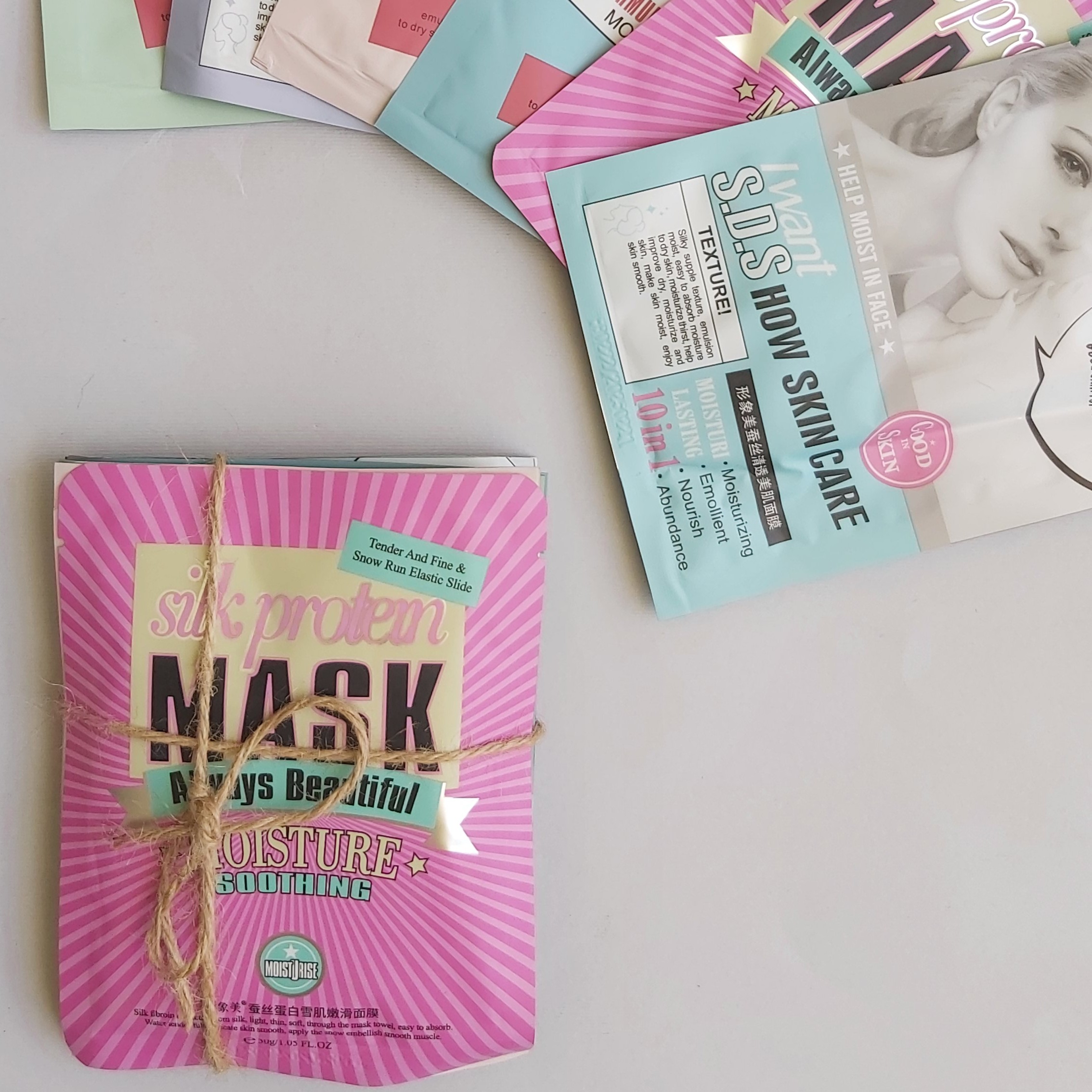 پک 6 تایی ماسک ورقه ای از برند ایمیجز      خاصیت آبرسانی و تغذیه کننده پوست داره که  پوست رو شاداب و درخشان میکنه.