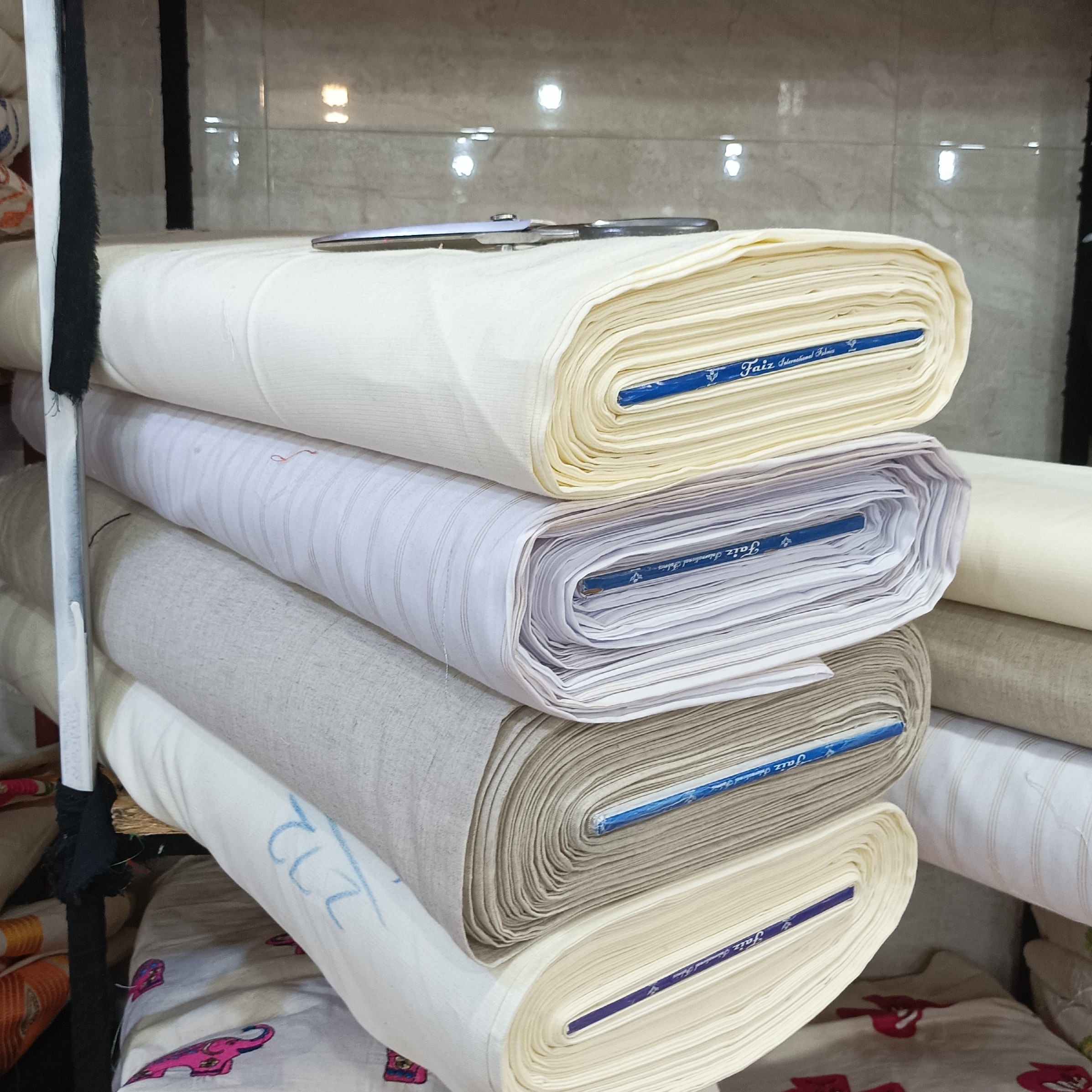 پارچه لنین ساده در رنگ های متنوع  وکیفیت بی نظیر