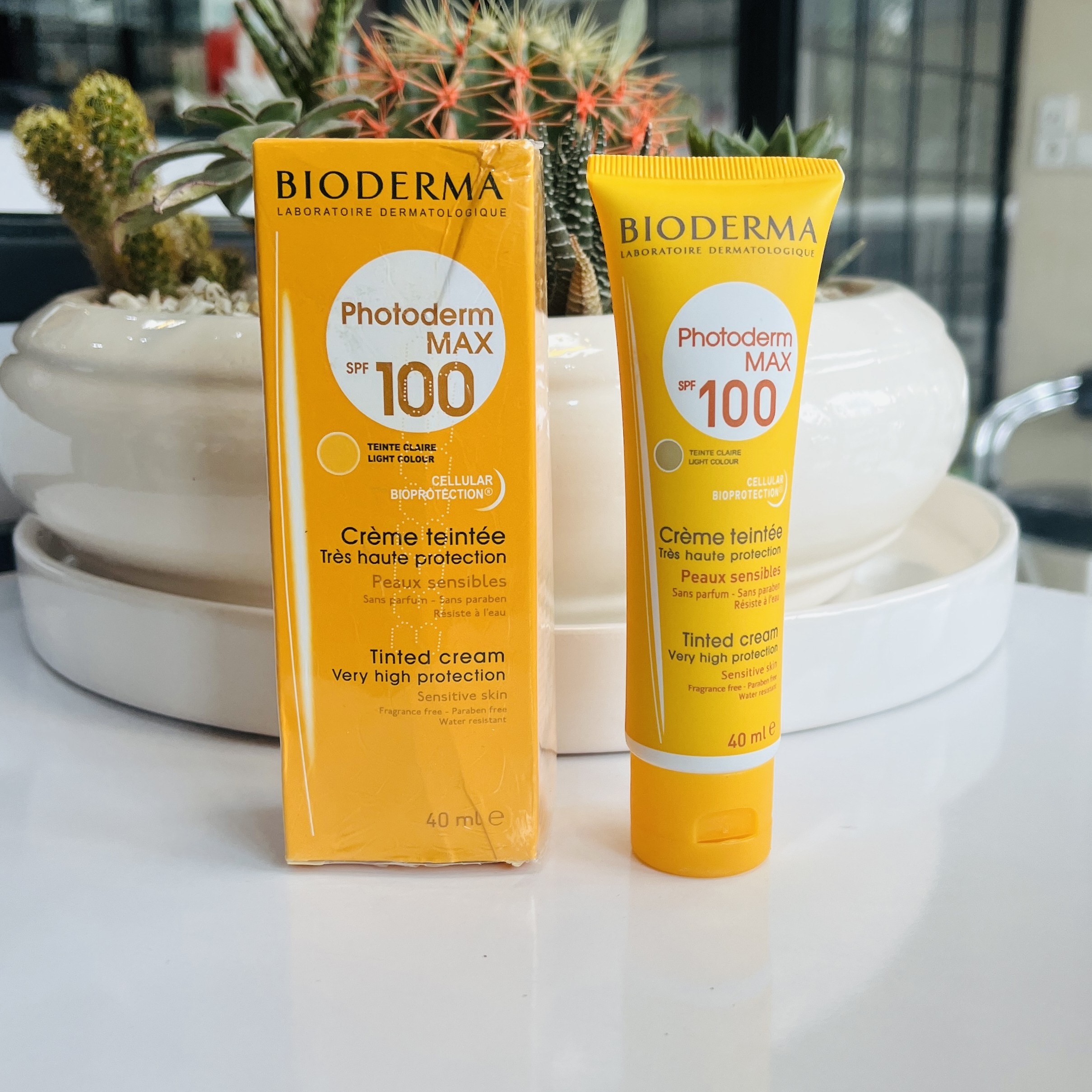 کرم ضد آفتاب رنگی بایودرما مدل Photoderm max حجم 40 میلی لیتر 

