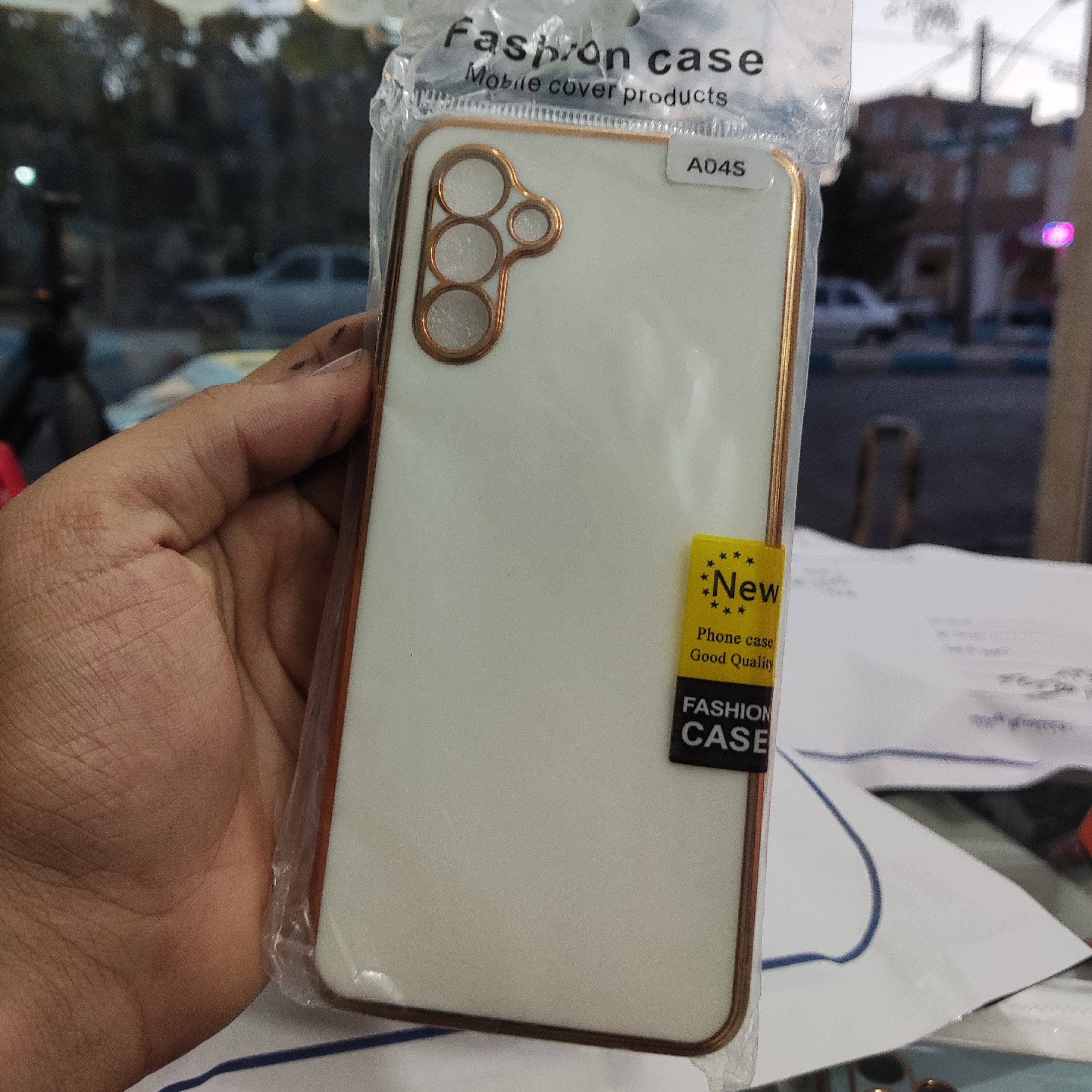 قاب موبایل دورطلایی سامسونگa04s رنگ سفید