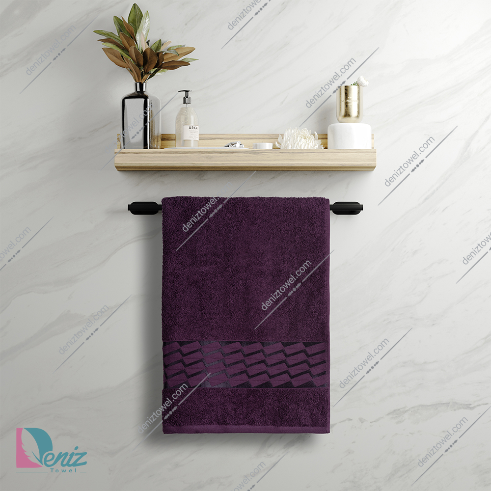 حوله حمامی طرح آرام رنگ بادمجونی