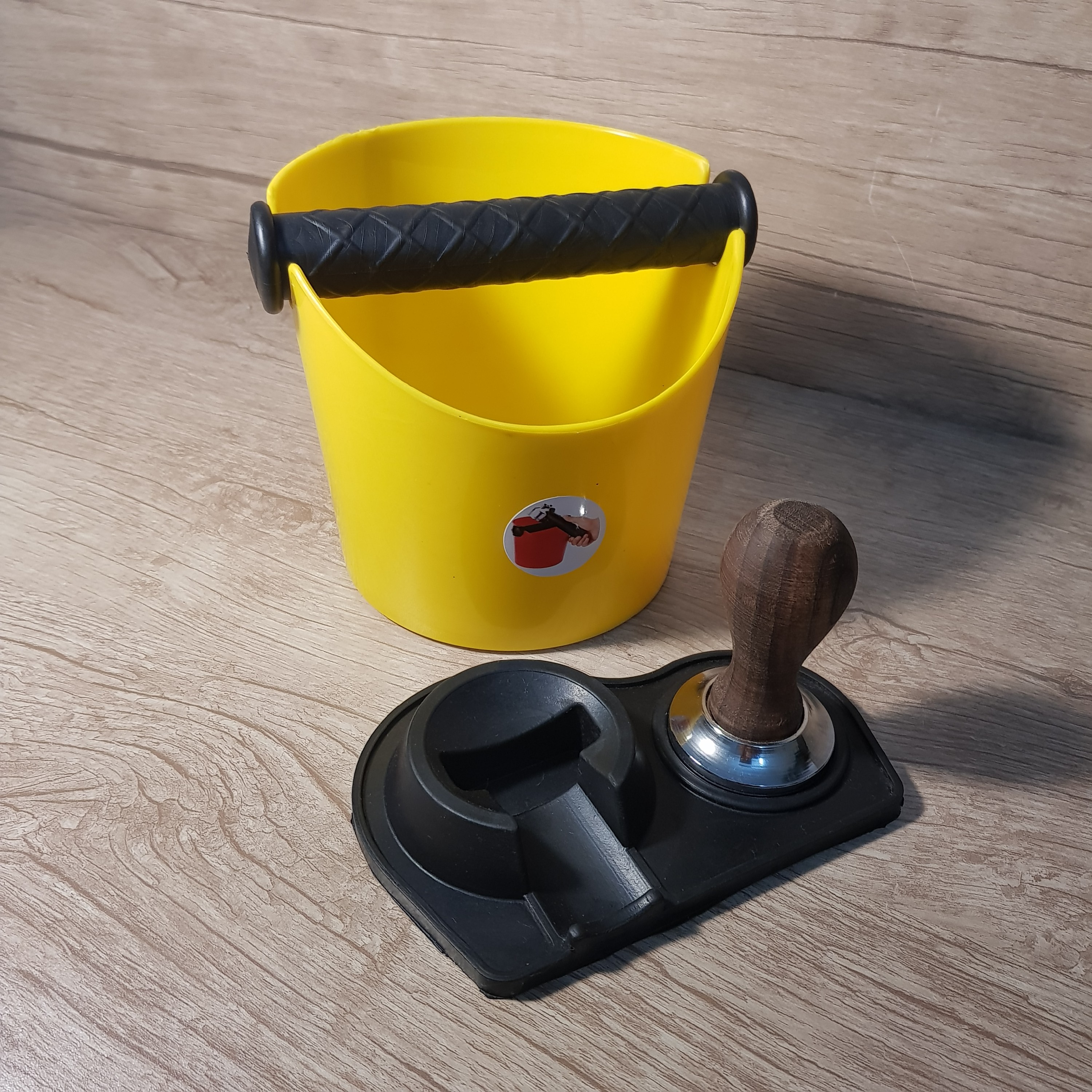 پک3 عدد محصول کاربردی باریستا خانگی،تمپر قهوه دسته چوبی،ناک باکس قهوه رنگی زرد،مت تمپر یا تمپر مت، رنگ بندی متنوع