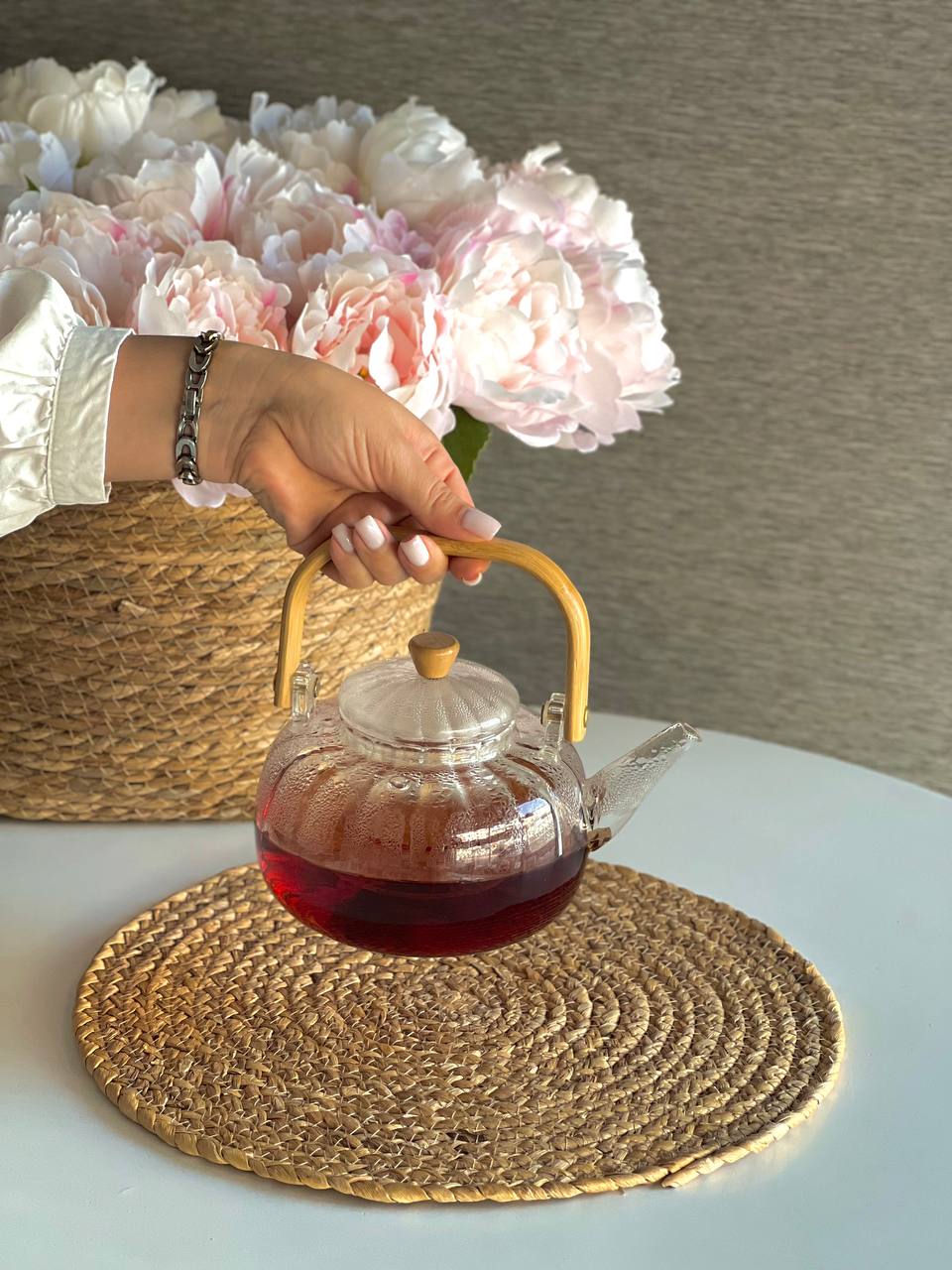 قوری پیرکس شیاردار دسته چوبی- 1000 میل کد 23