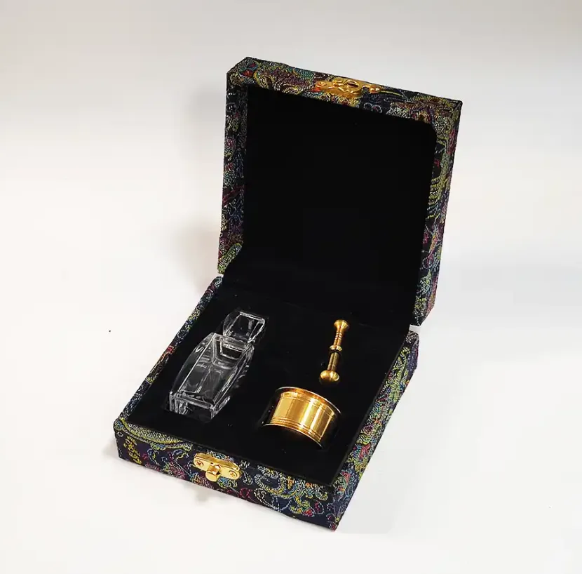 ظرف زعفران هدیه مناسب 1 گرم زعفران به همراه هاون 2113