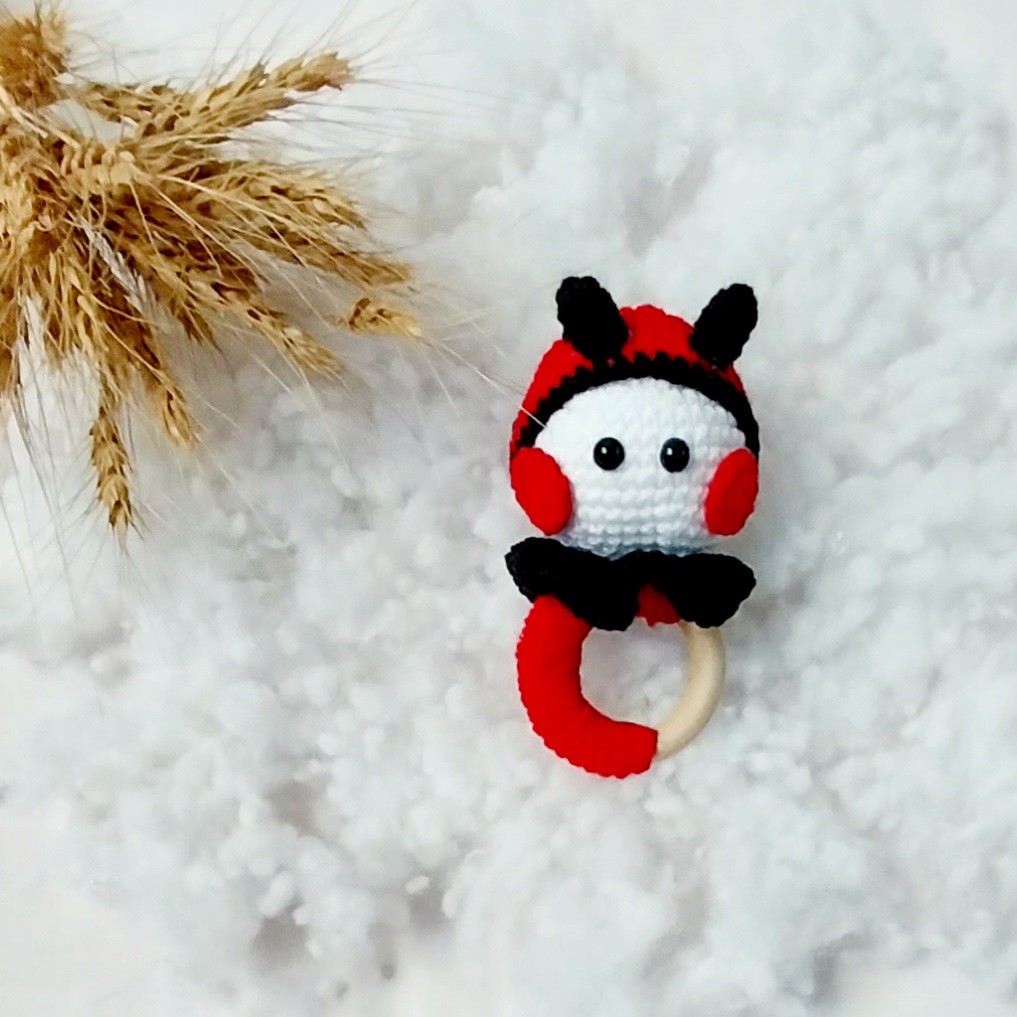 جغجغه بافتنی کفشدوزک 