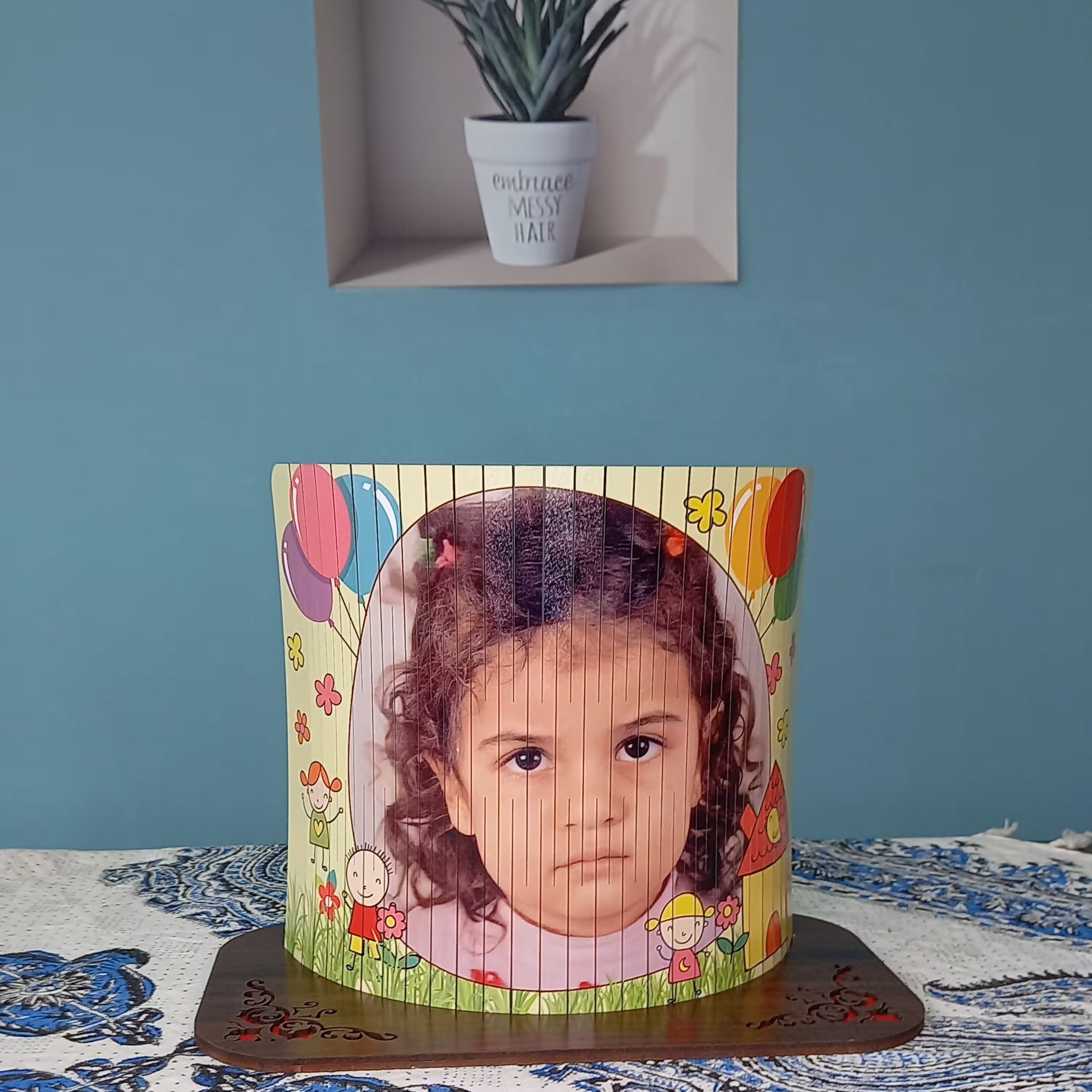چاپ روی چوب رومیزی قوس دار با پایه چوبی و برش خورده 