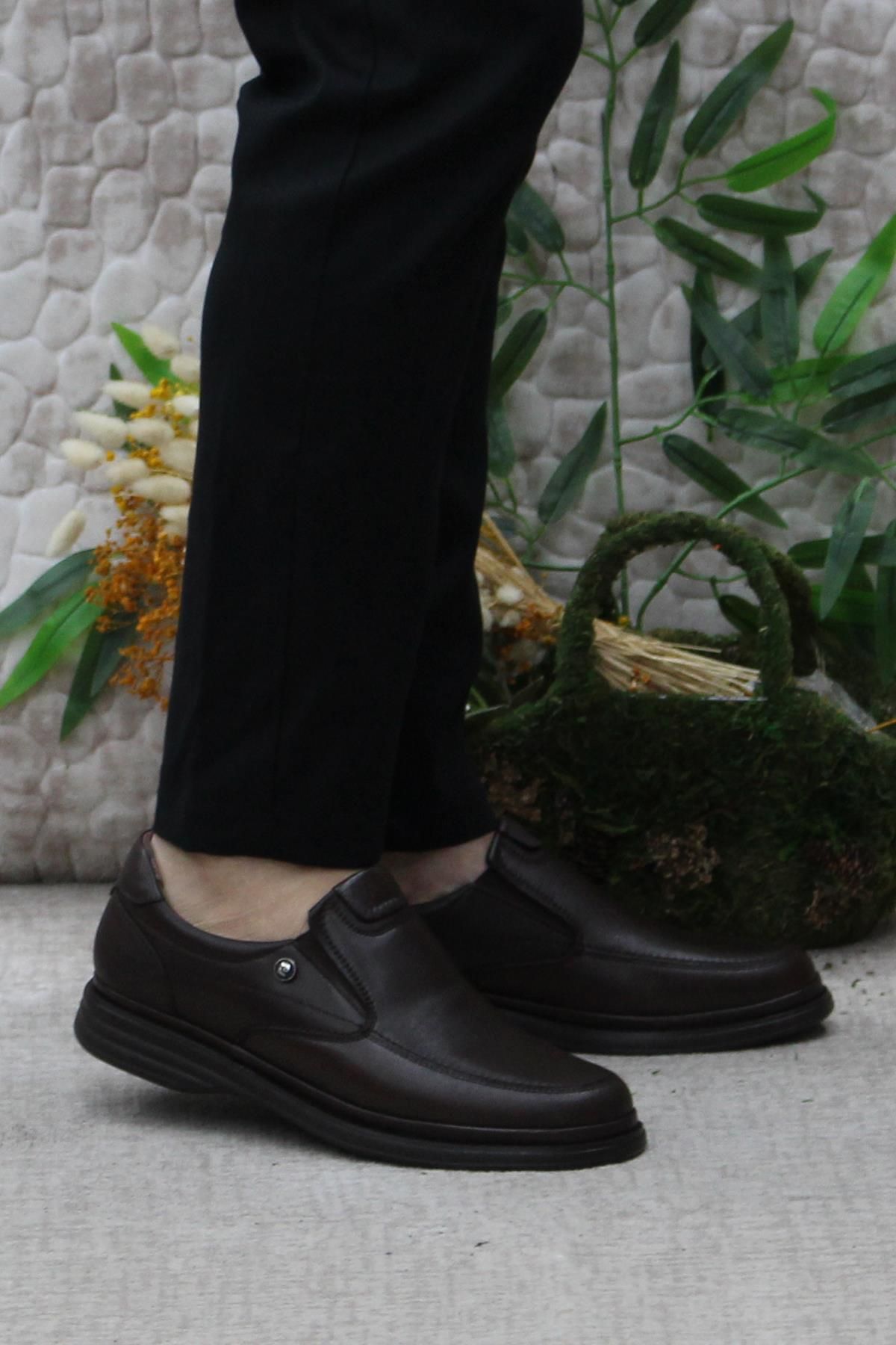 کفش های کژوال چند رنگ مردانه قهوه راحت محصول اصلی چرمی Pierre Cardin