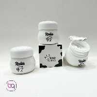 کرم مرطوب کننده و آبرسان شیر گاو ماتیا Matia